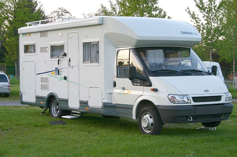 Semi- integrated motorhome