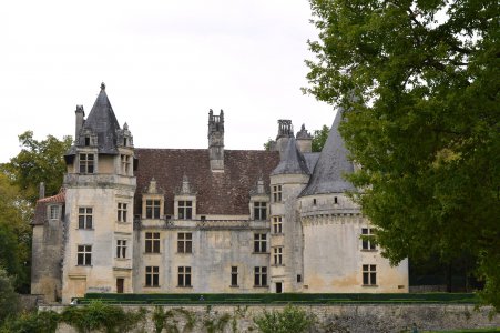 castle-dordogne-puyguilhem