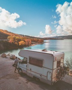 Campervan-nature-road