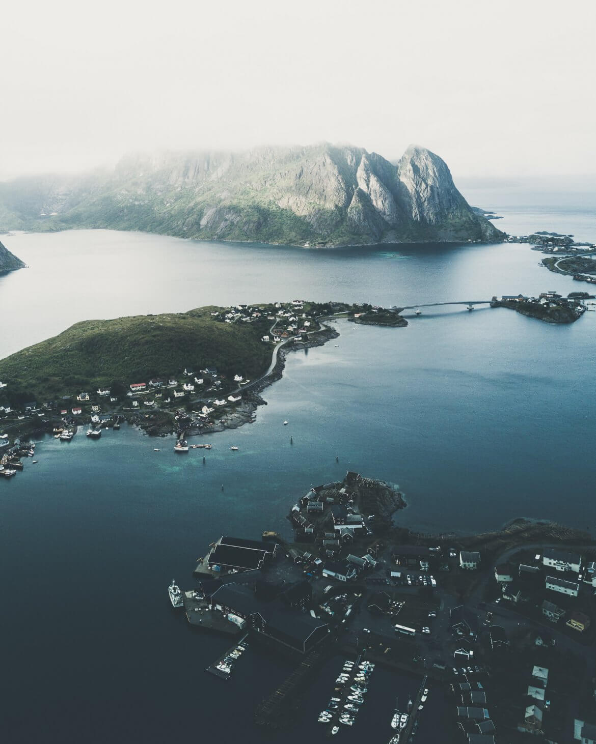 taneli-lahtinen-YVliHZjwzwU-unsplash fjord-norway