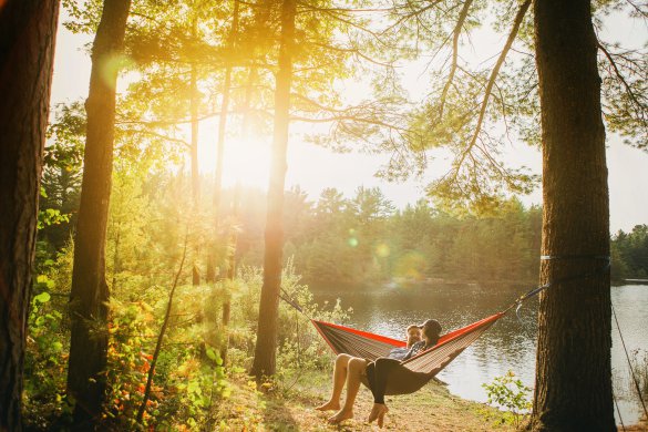 esther-tuttle-dyjH3YMblpo-unsplash nature persons hamoc