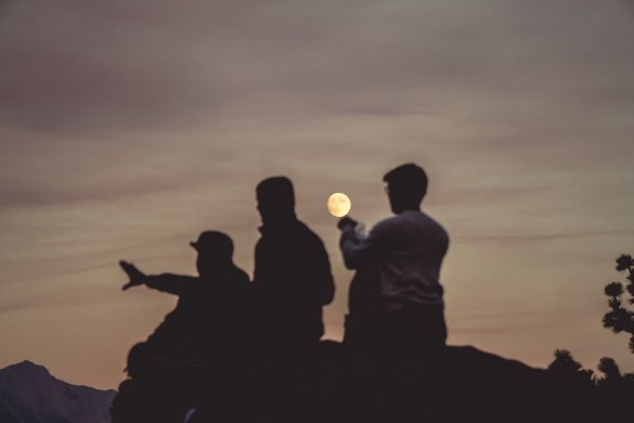 pavel-brodsky-xEhhbS6dFsE-unsplash senior life. Camping with a caravan