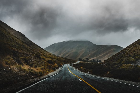 iswanto-arif-8PYYjbIK3R4-unsplash Beautiful road and mountains