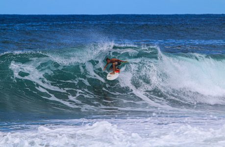 Surf en Nazaré, unas de las mejores playas de Portugal