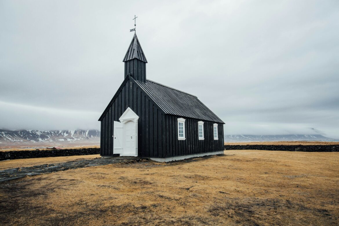 cassidy-dickens-TzOaBPv29pg-unsplash Snaefellsnes