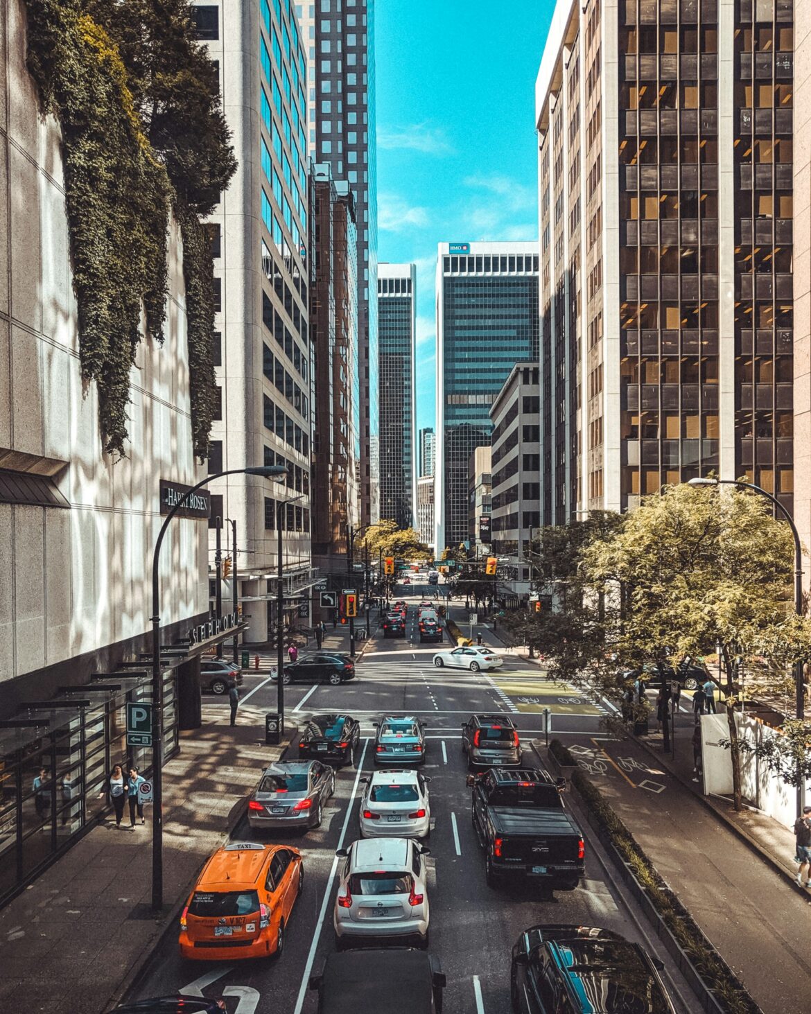 marco-tjokro-grEHYPIdqZs-unsplash vancouver city